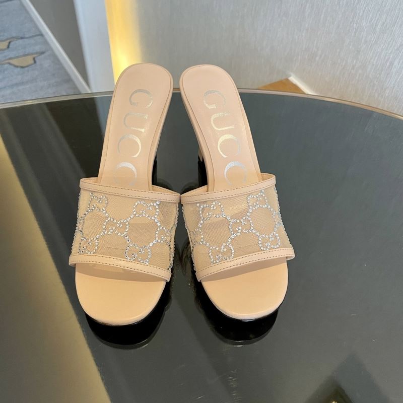 G*u*i sandals